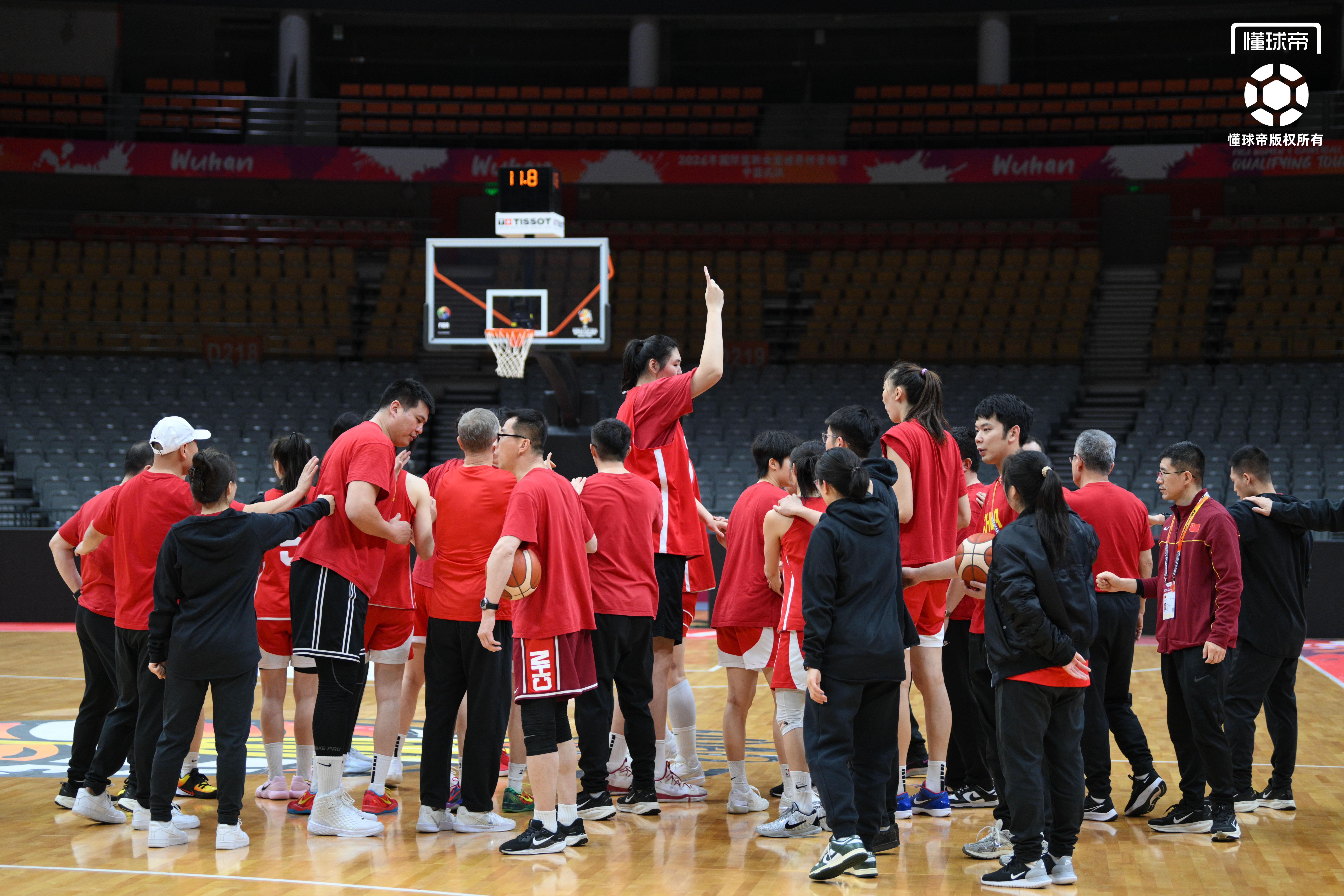 乐鱼官网-中国女篮世预赛最后一练，王治郅到场观看&amp;amp;全队精神饱满